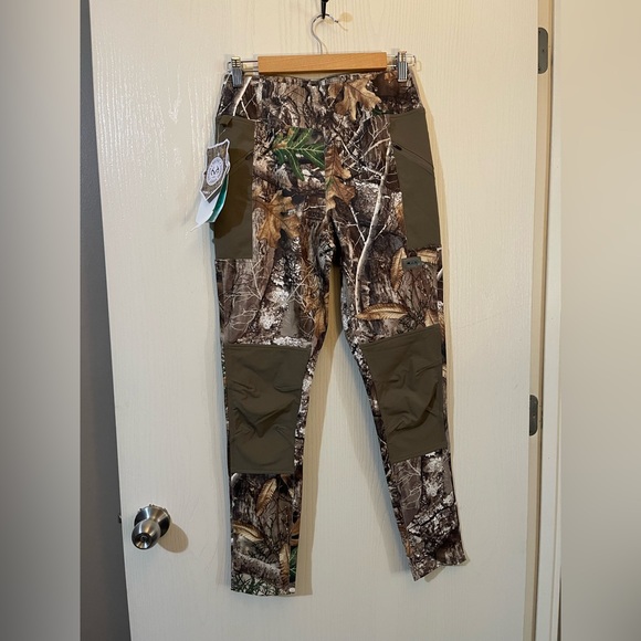 - Women's Foraging Leggings - Realtree Edge/Stone - Small LAST CHANCE TO BUY - Picture 1 of 7